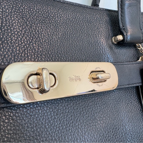 Coach Swagger Carryall - Picture 2 of 15